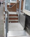 Hubb�hne BLM an Treppe mit Klappbr�cke
