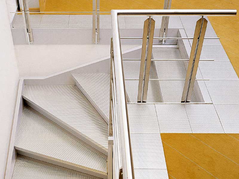 Din 18065 Treppen Aussenbereich - minimalistisches Interieur